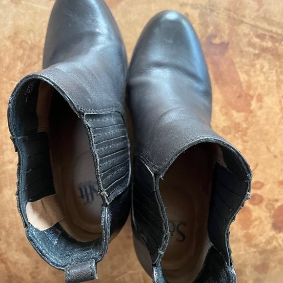 Sofft leather black heeled boots size 8 - Picture 6 of 6